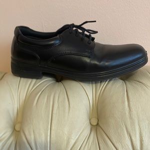Deer Stag black dress shoes, size 5 boys.  Used.